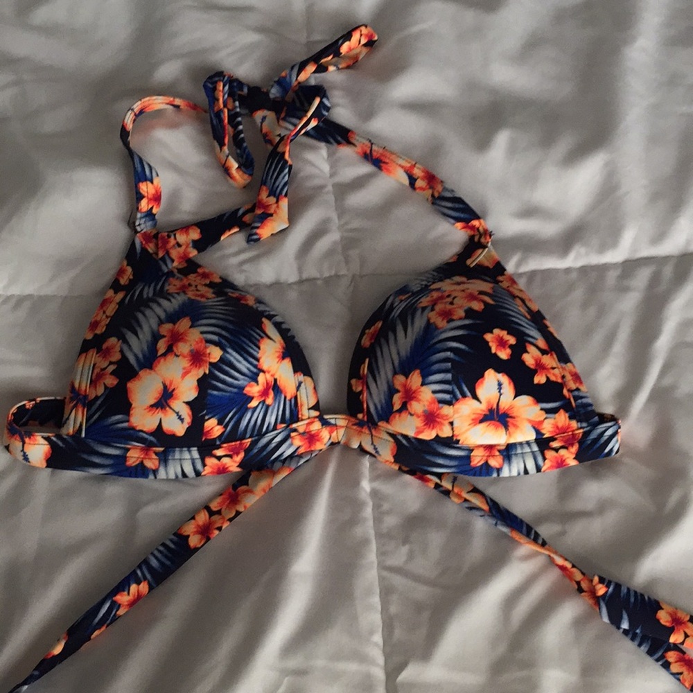 Pink push-up triangle bikini top